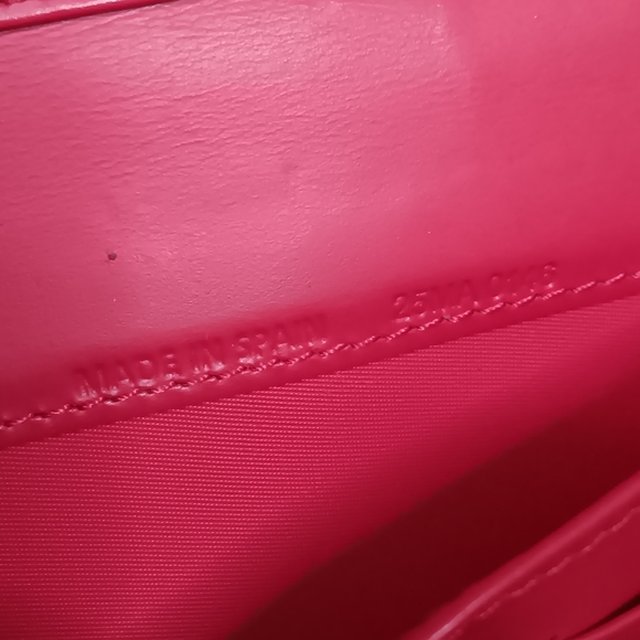 ​💖 VINTAGE DIOR Fuchsia Pink Leather Clutch with Chain - WOC - Picture 10 of 16